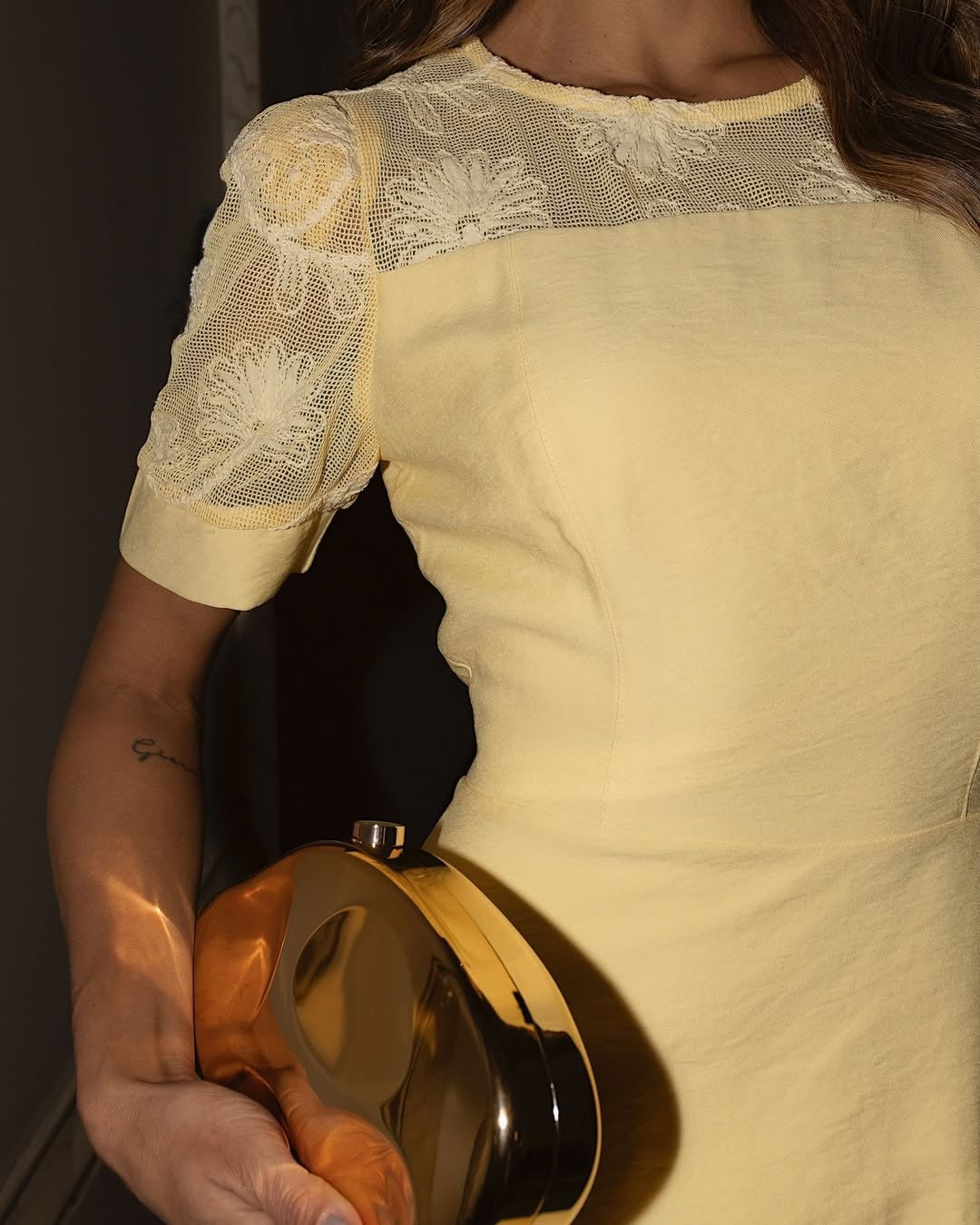 Vestido Longo com manga de renda Amarelo