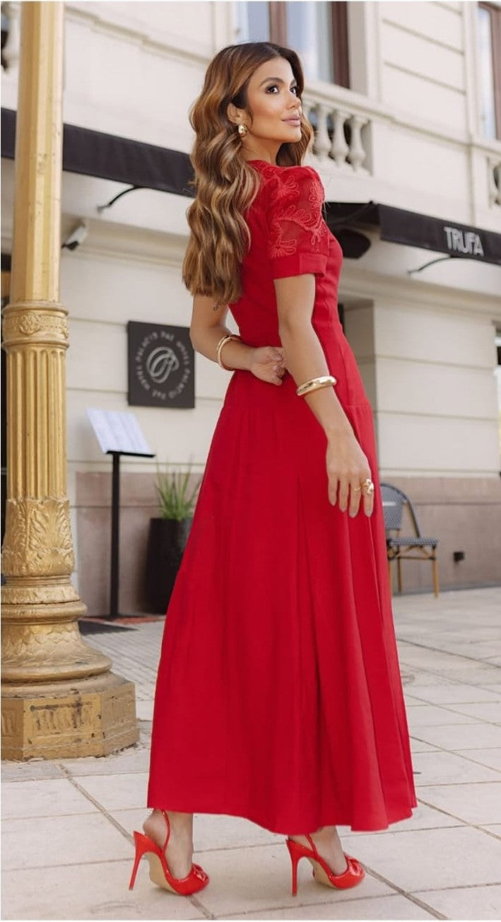 Vestido Longo com manga de renda vermelho